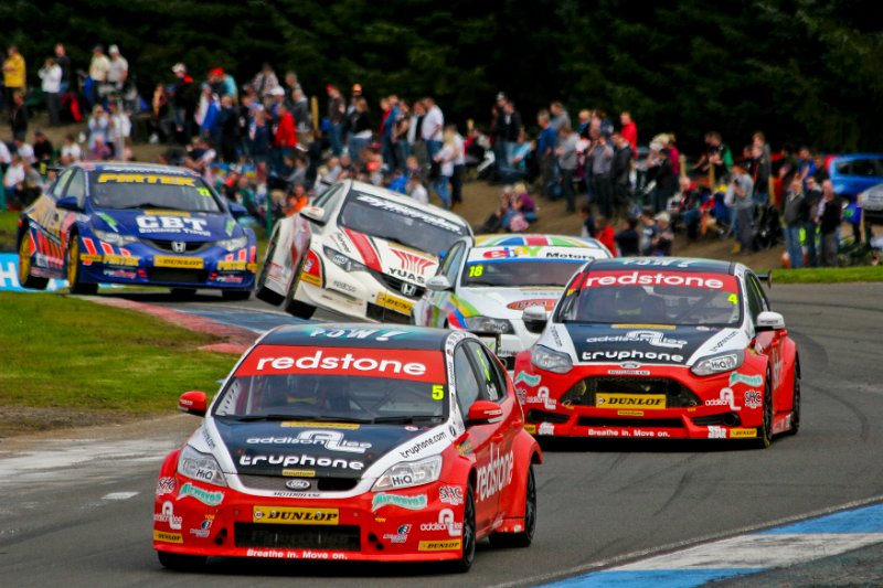 BTCC_races_Knockhill_August_26th_2012 (70).jpg